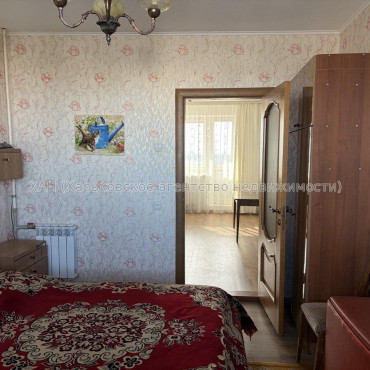 Продам квартиру, Амосова ул. , 34 , 4  ком., 86 м², капитальный ремонт 