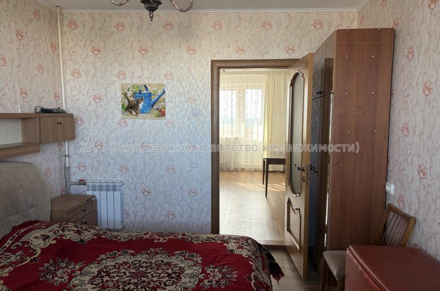 Продам квартиру, Амосова ул. , 34 , 4  ком., 86 м², капитальный ремонт 