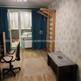 Продам квартиру, Бучмы ул. , 3 кім., 65.10 м², капитальный ремонт