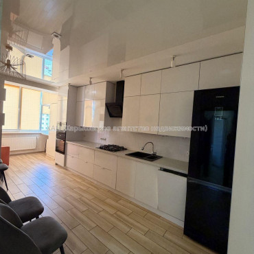Продам квартиру, Пискуновский пер. , 2  ком., 60 м², авторский дизайн 
