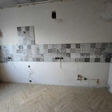 Продам квартиру, Победы просп. , 2  ком., 69 м², без отделочных работ 