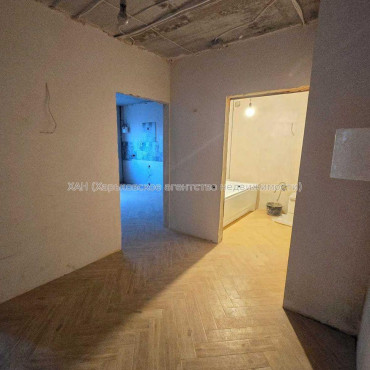 Продам квартиру, Победы просп. , 2  ком., 69 м², без отделочных работ 