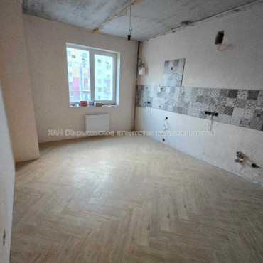 Продам квартиру, Победы просп. , 2  ком., 69 м², без отделочных работ 
