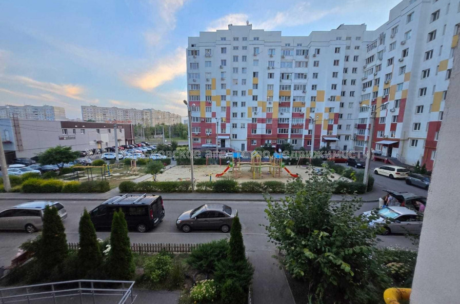 Продам квартиру, Победы просп. , 2  ком., 69 м², без отделочных работ 