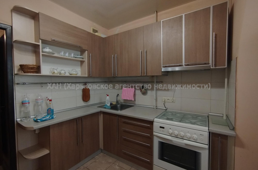 Сдам квартиру, Соборности Украины ул. , 1  ком., 38 м², капитальный ремонт 