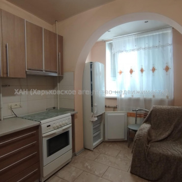 Сдам квартиру, Соборности Украины ул. , 1  ком., 38 м², капитальный ремонт 