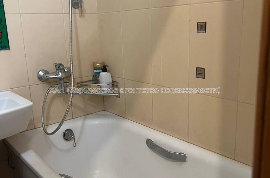 Сдам квартиру, Соборности Украины ул. , 1  ком., 38 м², капитальный ремонт 