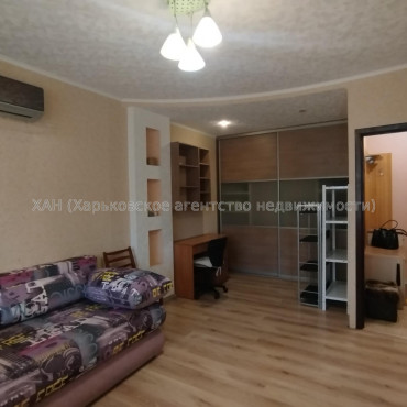 Сдам квартиру, Соборности Украины ул. , 1  ком., 38 м², капитальный ремонт 