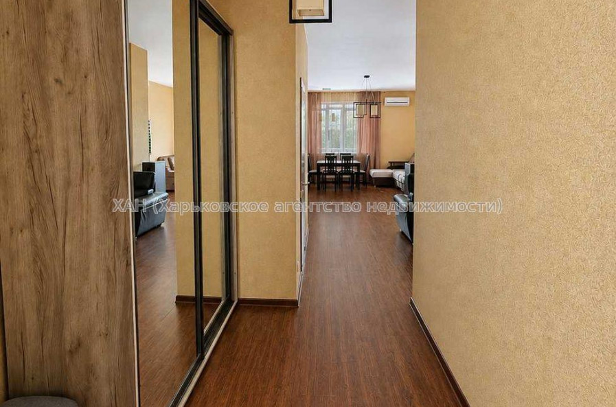 Продам квартиру, Науки просп. , 3 кім., 102 м², авторский дизайн 