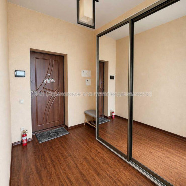 Продам квартиру, Науки просп. , 3 кім., 102 м², авторский дизайн 