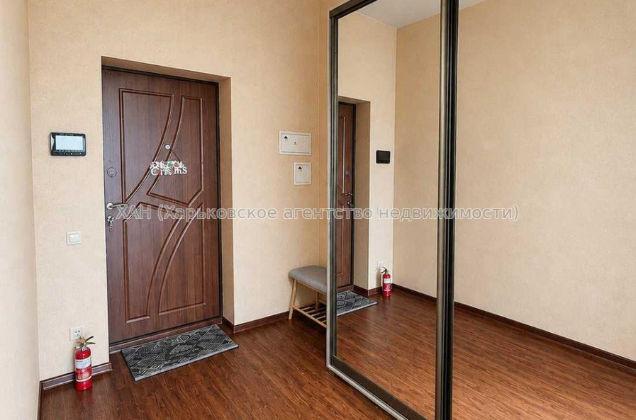 Продам квартиру, Науки просп. , 3 кім., 102 м², авторский дизайн 
