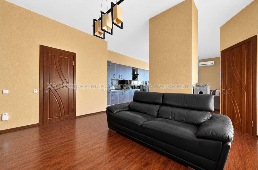 Продам квартиру, Науки просп. , 3 кім., 102 м², авторский дизайн 