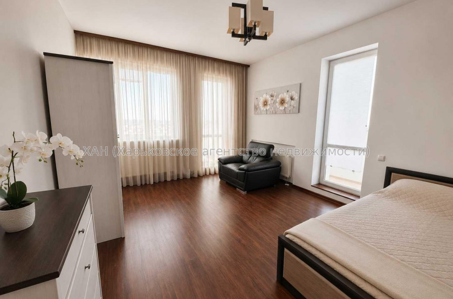 Продам квартиру, Науки просп. , 3 кім., 102 м², авторский дизайн 