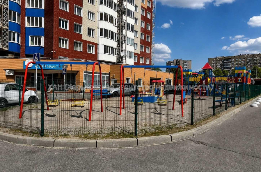 Продам квартиру, Науки просп. , 3 кім., 102 м², авторский дизайн 