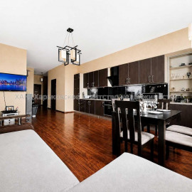 Продам квартиру, Науки просп. , 3 кім., 102 м², авторский дизайн