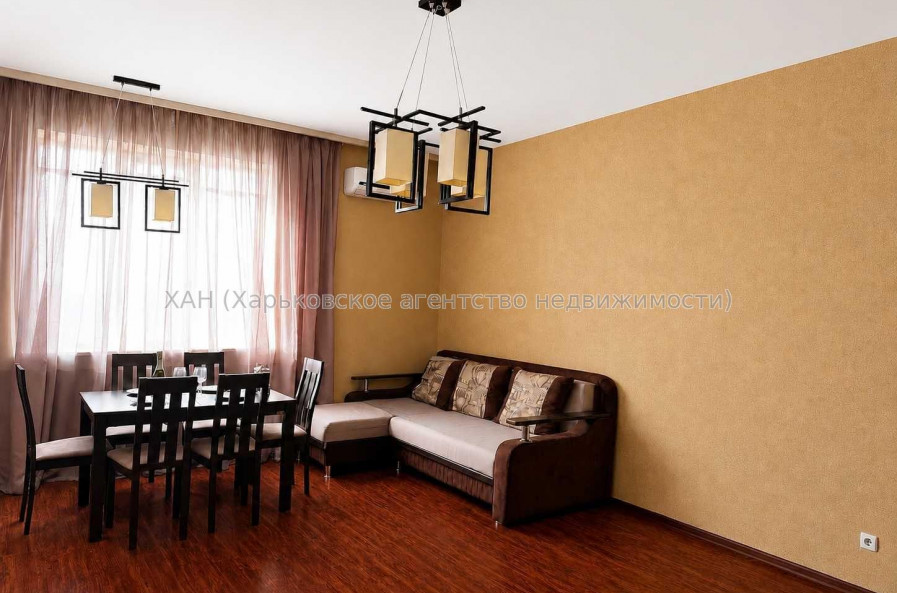 Продам квартиру, Науки просп. , 3 кім., 102 м², авторский дизайн 