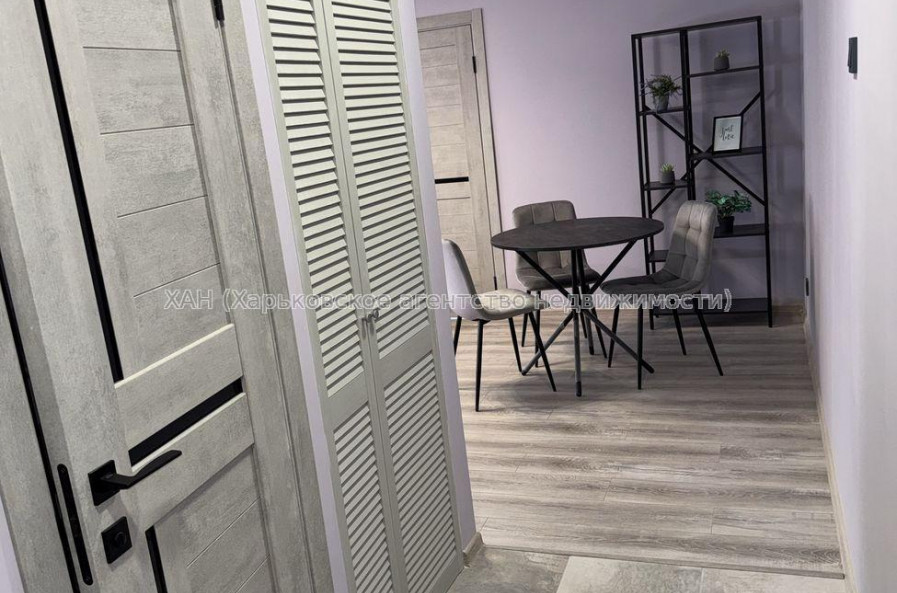 Продам квартиру, Защитников Неба ул. , 2  ком., 46 м², евроремонт 