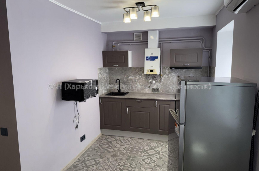 Продам квартиру, Защитников Неба ул. , 2  ком., 46 м², евроремонт 