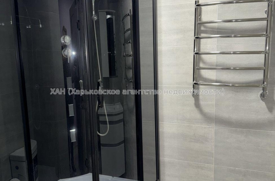 Продам квартиру, Защитников Неба ул. , 2  ком., 46 м², евроремонт 