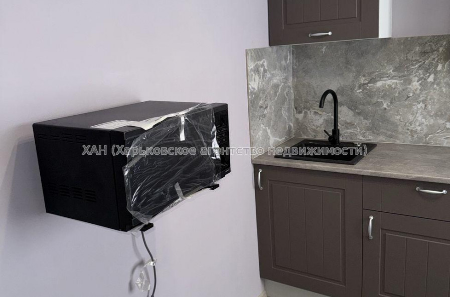 Продам квартиру, Защитников Неба ул. , 2  ком., 46 м², евроремонт 