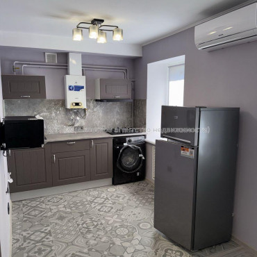 Продам квартиру, Защитников Неба ул. , 2  ком., 46 м², евроремонт 