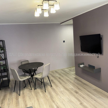 Продам квартиру, Защитников Неба ул. , 2  ком., 46 м², евроремонт 