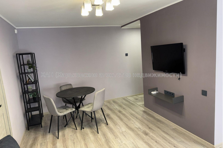 Продам квартиру, Защитников Неба ул. , 2  ком., 46 м², евроремонт 
