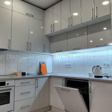 Продам квартиру, Героев Харькова просп. , 2 кім., 70 м², евроремонт 