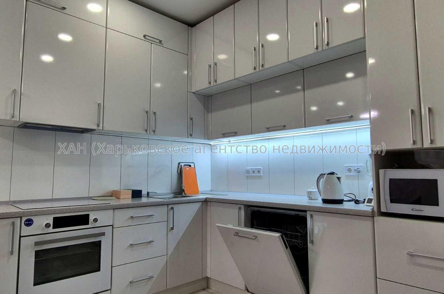 Продам квартиру, Героев Харькова просп. , 2 кім., 70 м², евроремонт 