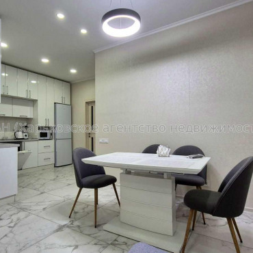 Продам квартиру, Героев Харькова просп. , 2 кім., 70 м², евроремонт 