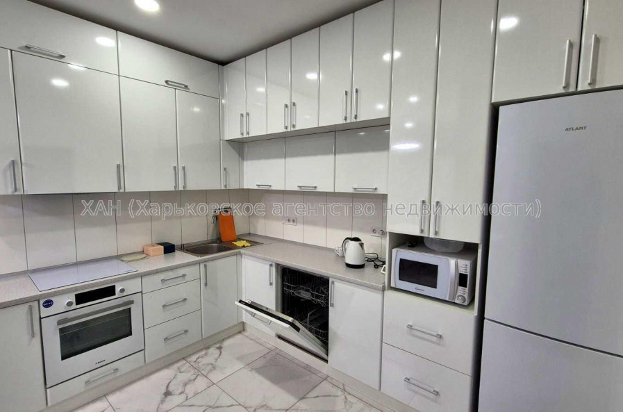 Продам квартиру, Героев Харькова просп. , 2 кім., 70 м², евроремонт 