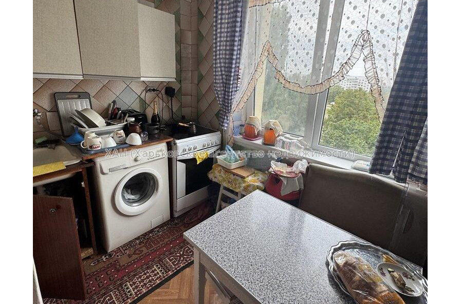 Продам квартиру, Победы просп. , 3  ком., 64.90 м², косметический ремонт 