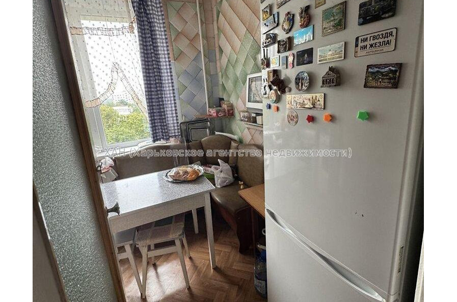 Продам квартиру, Победы просп. , 3  ком., 64.90 м², косметический ремонт 