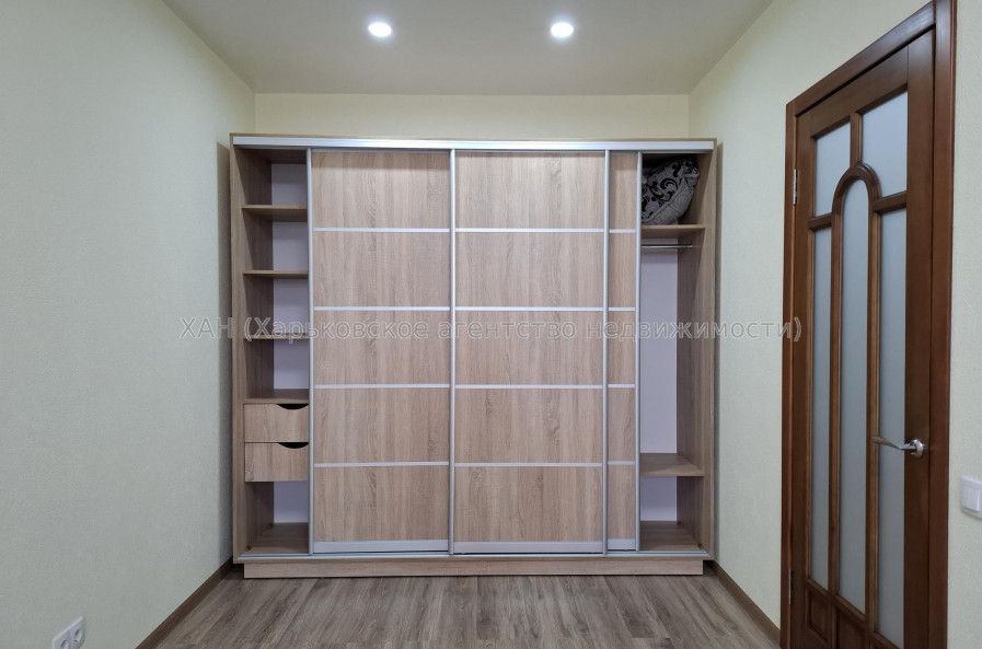 Продам квартиру, Мира ул. , 1  ком., 39.80 м², капитальный ремонт 