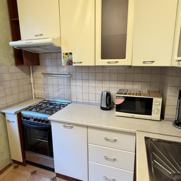 Сдам квартиру, Бучмы ул. , 24 , 1  ком., 33 м², косметический ремонт 