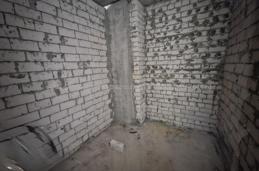 Продам квартиру, Профессорская ул. , 14 , 2 кім., 70 м², без внутренних работ 