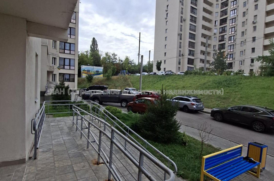 Продам квартиру, Профессорская ул. , 14 , 2 кім., 70 м², без внутренних работ 