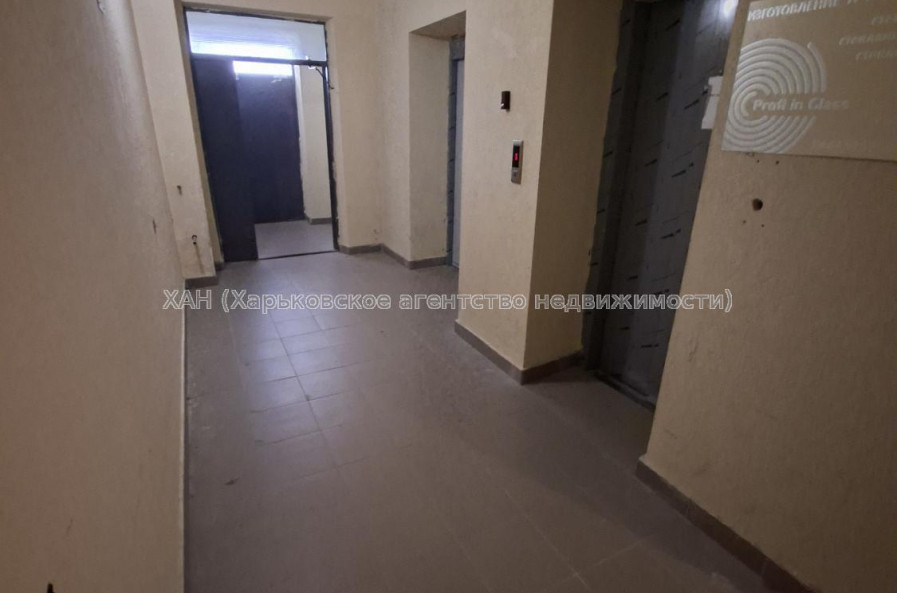Продам квартиру, Профессорская ул. , 14 , 2 кім., 70 м², без внутренних работ 