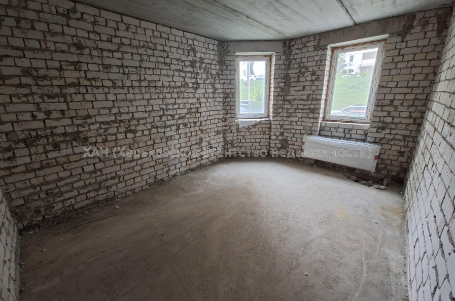 Продам квартиру, Профессорская ул. , 14 , 2 кім., 70 м², без внутренних работ 