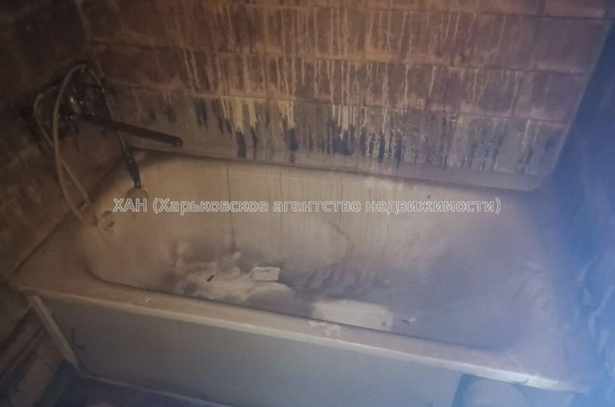 Продам квартиру, Каденюка ул. , 1  ком., 29.70 м², без ремонта 