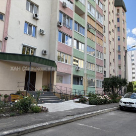 Продам квартиру, Мирослава Мисли ул. , 50Е , 2  ком., 67 м², косметический ремонт
