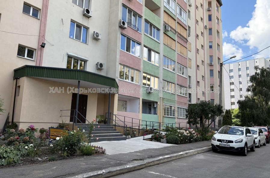 Продам квартиру, Мирослава Мисли ул. , 50Е , 2  ком., 67 м², косметический ремонт 