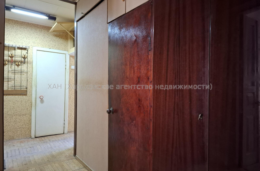 Сдам квартиру, Науки просп. , 2  ком., 56.60 м², частичный ремонт 