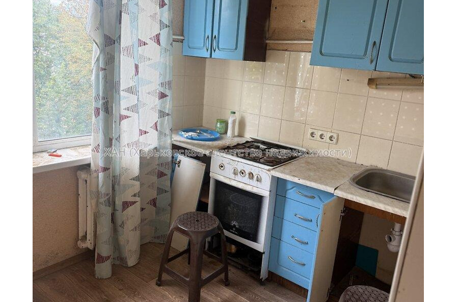 Продам квартиру, 23 Августа ул. , 2 кім., 43.80 м², советский ремонт 