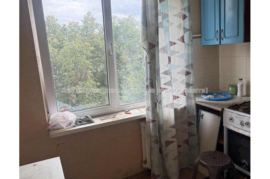 Продам квартиру, 23 Августа ул. , 2 кім., 43.80 м², советский ремонт 
