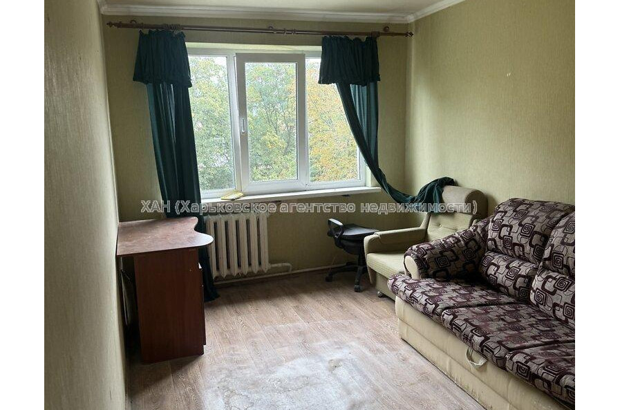Продам квартиру, 23 Августа ул. , 2 кім., 43.80 м², советский ремонт 
