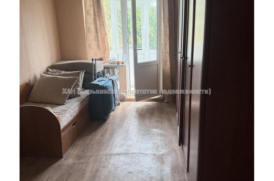 Продам квартиру, 23 Августа ул. , 2 кім., 43.80 м², советский ремонт 