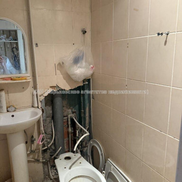 Продам квартиру, 23 Августа ул. , 2 кім., 43.80 м², советский ремонт 