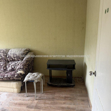 Продам квартиру, 23 Августа ул. , 2 кім., 43.80 м², советский ремонт 