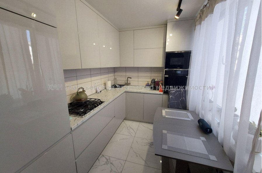Продам квартиру, Академика Павлова ул. , 3  ком., 68 м², евроремонт 
